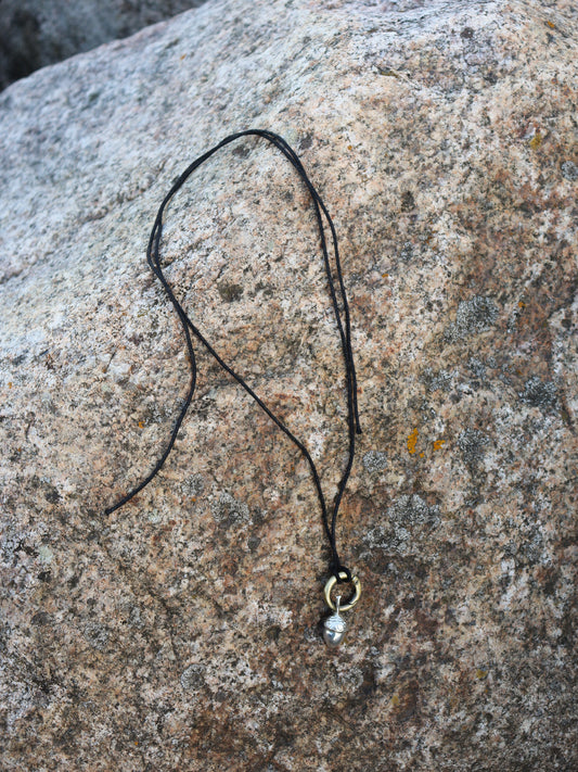 Acorn pendant + loop