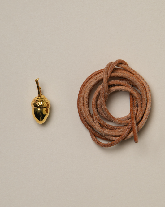 Acorn pendant, gold